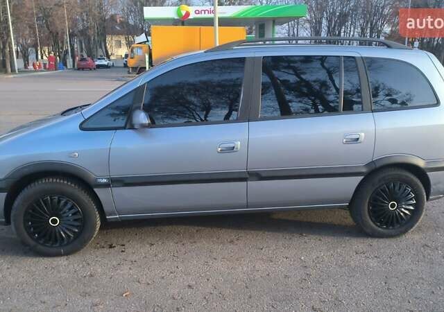 Серый Опель Зафира, объемом двигателя 1.8 л и пробегом 235 тыс. км за 4999 $, фото 7 на Automoto.ua