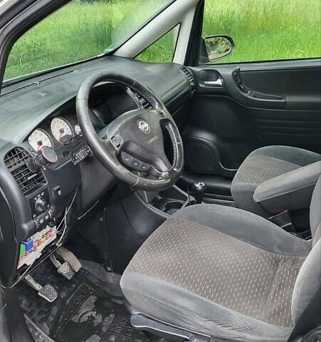 Серый Опель Зафира, объемом двигателя 1.8 л и пробегом 250 тыс. км за 3200 $, фото 10 на Automoto.ua