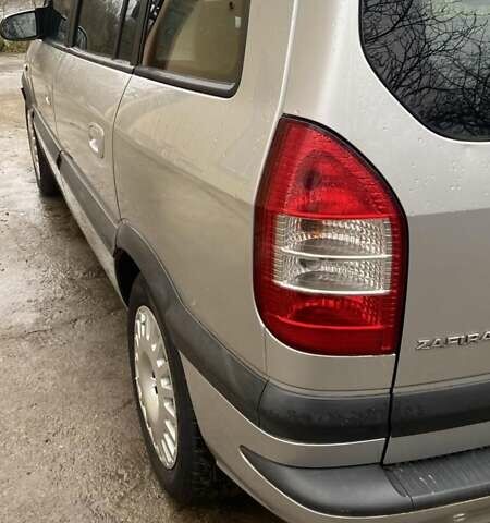 Серый Опель Зафира, объемом двигателя 1.8 л и пробегом 251 тыс. км за 4999 $, фото 22 на Automoto.ua