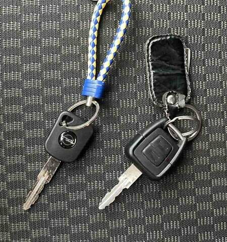 Серый Опель Зафира, объемом двигателя 1.8 л и пробегом 251 тыс. км за 4999 $, фото 6 на Automoto.ua