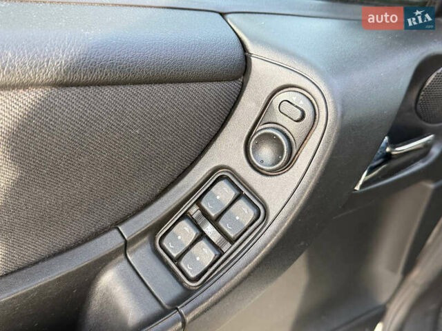 Серый Опель Зафира, объемом двигателя 1.8 л и пробегом 226 тыс. км за 5500 $, фото 37 на Automoto.ua