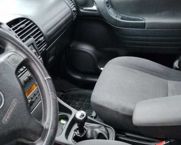 Серый Опель Зафира, объемом двигателя 2.2 л и пробегом 280 тыс. км за 4700 $, фото 7 на Automoto.ua