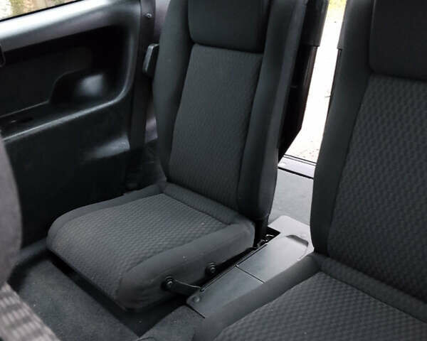 Серый Опель Зафира, объемом двигателя 2.2 л и пробегом 280 тыс. км за 4700 $, фото 6 на Automoto.ua