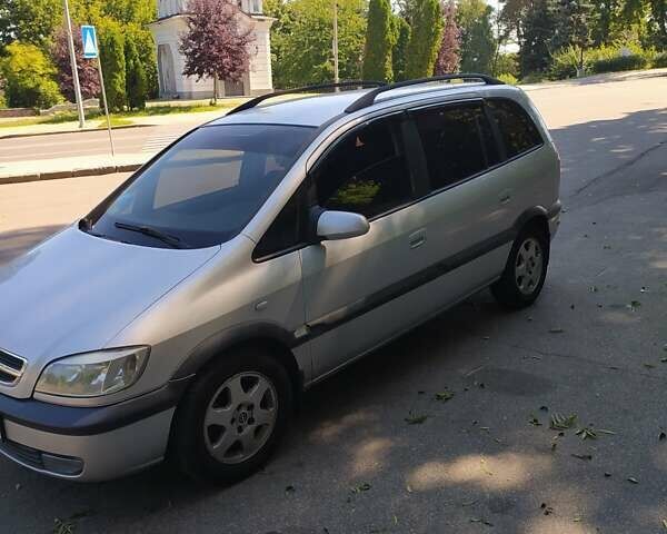 Серый Опель Зафира, объемом двигателя 2 л и пробегом 223 тыс. км за 4444 $, фото 1 на Automoto.ua