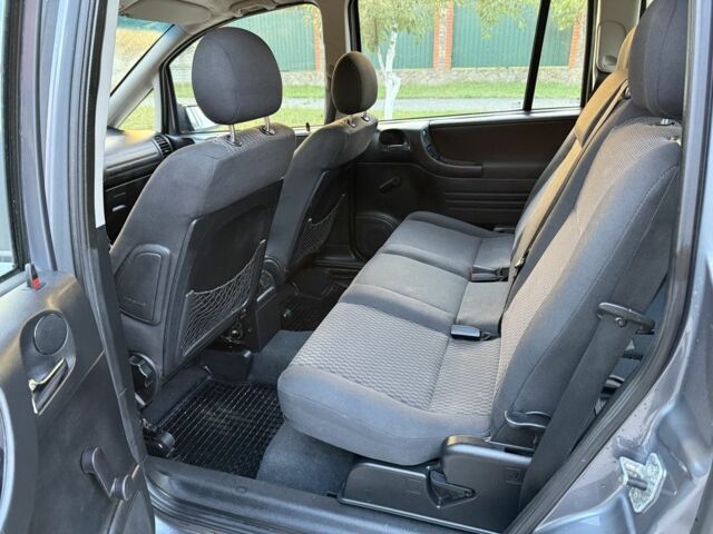 Серый Опель Зафира, объемом двигателя 1.6 л и пробегом 230 тыс. км за 1899 $, фото 5 на Automoto.ua