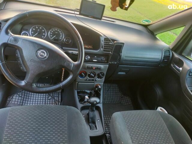 Серый Опель Зафира, объемом двигателя 1.8 л и пробегом 213 тыс. км за 4200 $, фото 9 на Automoto.ua