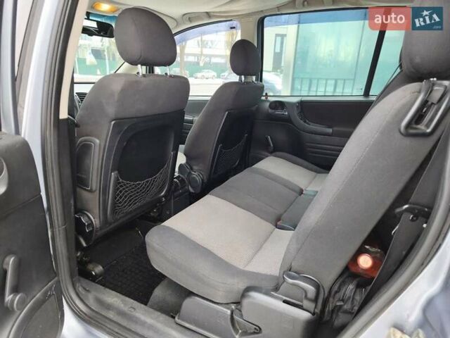 Серый Опель Зафира, объемом двигателя 2 л и пробегом 301 тыс. км за 3700 $, фото 18 на Automoto.ua