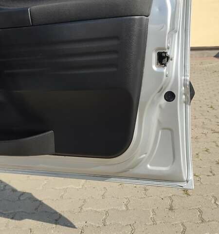 Сірий Опель Зафіра, об'ємом двигуна 1.6 л та пробігом 215 тис. км за 5000 $, фото 16 на Automoto.ua