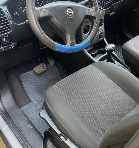 Серый Опель Зафира, объемом двигателя 1.8 л и пробегом 251 тыс. км за 4999 $, фото 3 на Automoto.ua