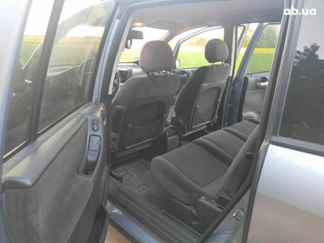 Серый Опель Зафира, объемом двигателя 1.8 л и пробегом 213 тыс. км за 4200 $, фото 12 на Automoto.ua