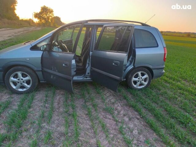 Серый Опель Зафира, объемом двигателя 1.8 л и пробегом 213 тыс. км за 4200 $, фото 5 на Automoto.ua