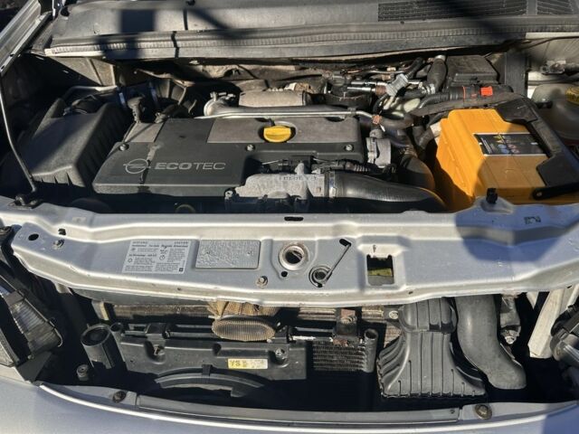 Серый Опель Зафира, объемом двигателя 2 л и пробегом 320 тыс. км за 5700 $, фото 2 на Automoto.ua