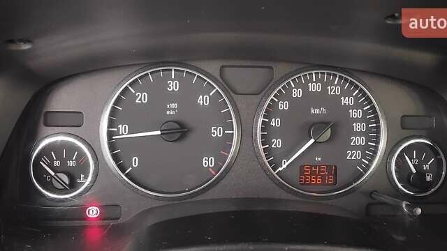 Серый Опель Зафира, объемом двигателя 2.17 л и пробегом 336 тыс. км за 4900 $, фото 11 на Automoto.ua