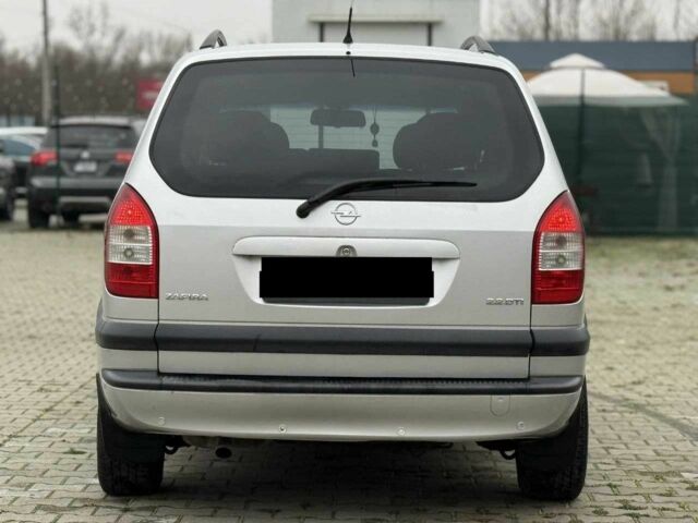 Серый Опель Зафира, объемом двигателя 2.2 л и пробегом 320 тыс. км за 5200 $, фото 3 на Automoto.ua