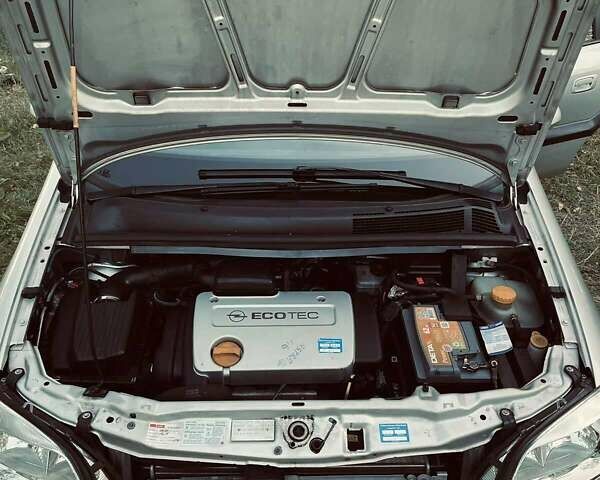 Сірий Опель Зафіра, об'ємом двигуна 0 л та пробігом 214 тис. км за 5100 $, фото 17 на Automoto.ua