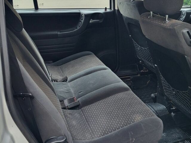 Сірий Опель Зафіра, об'ємом двигуна 1.8 л та пробігом 250 тис. км за 3045 $, фото 10 на Automoto.ua