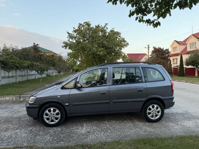 Серый Опель Зафира, объемом двигателя 1.6 л и пробегом 230 тыс. км за 1899 $, фото 2 на Automoto.ua