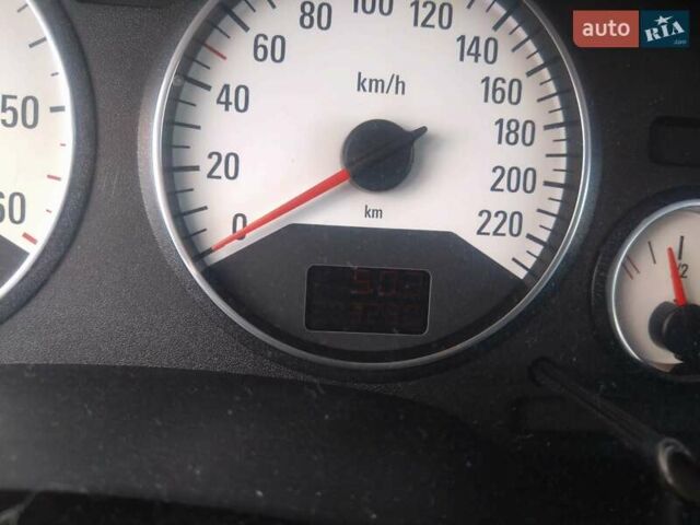 Сірий Опель Зафіра, об'ємом двигуна 2.17 л та пробігом 203 тис. км за 4200 $, фото 14 на Automoto.ua