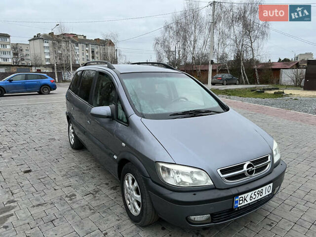Серый Опель Зафира, объемом двигателя 2 л и пробегом 328 тыс. км за 3700 $, фото 3 на Automoto.ua