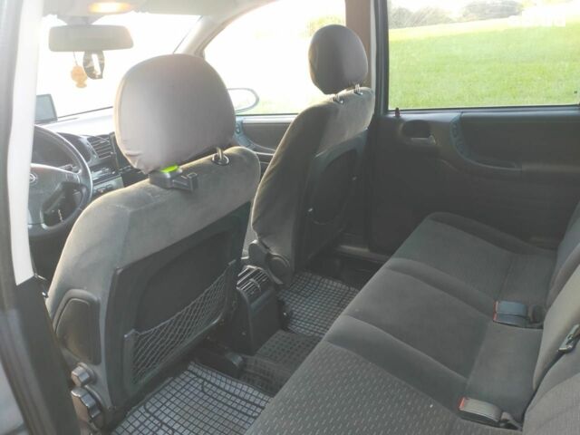 Серый Опель Зафира, объемом двигателя 1.8 л и пробегом 213 тыс. км за 4200 $, фото 11 на Automoto.ua