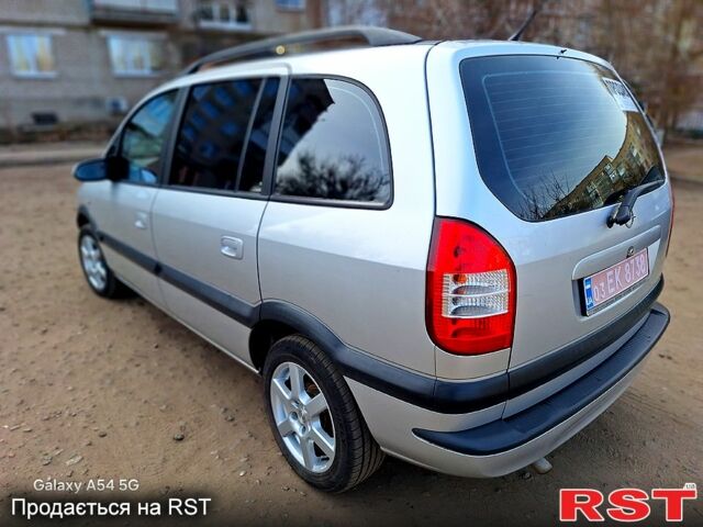 Серый Опель Зафира, объемом двигателя 1.8 л и пробегом 229 тыс. км за 4800 $, фото 2 на Automoto.ua