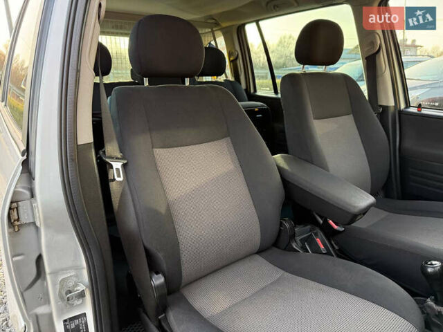 Серый Опель Зафира, объемом двигателя 1.8 л и пробегом 226 тыс. км за 5500 $, фото 24 на Automoto.ua