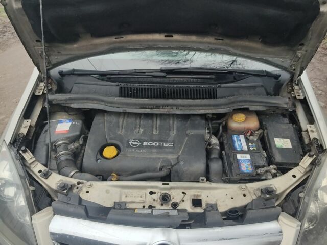 Сірий Опель Зафіра, об'ємом двигуна 1.9 л та пробігом 410 тис. км за 2850 $, фото 6 на Automoto.ua