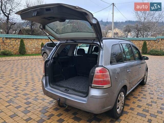 Серый Опель Зафира, объемом двигателя 1.9 л и пробегом 278 тыс. км за 4500 $, фото 29 на Automoto.ua