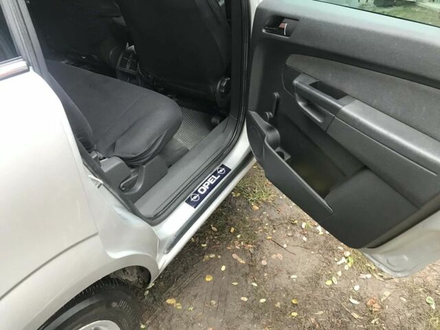 Серый Опель Зафира, объемом двигателя 0 л и пробегом 3 тыс. км за 5500 $, фото 3 на Automoto.ua