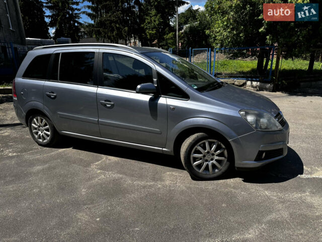 Серый Опель Зафира, объемом двигателя 2.2 л и пробегом 226 тыс. км за 4500 $, фото 9 на Automoto.ua