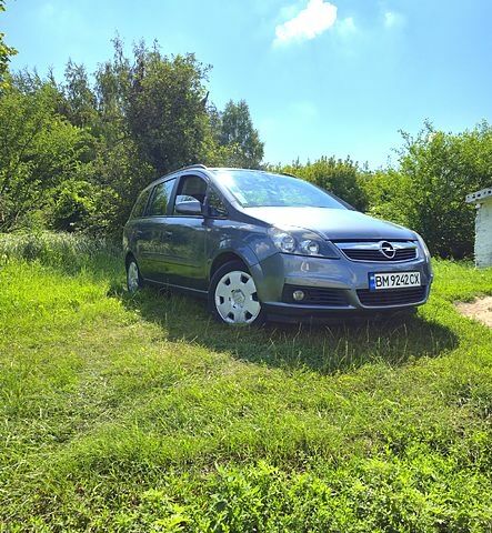 Серый Опель Зафира, объемом двигателя 1.6 л и пробегом 220 тыс. км за 5100 $, фото 1 на Automoto.ua
