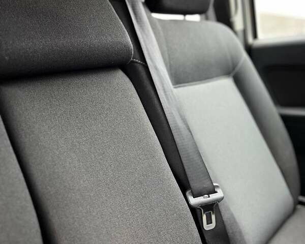 Серый Опель Зафира, объемом двигателя 1.9 л и пробегом 261 тыс. км за 5200 $, фото 11 на Automoto.ua