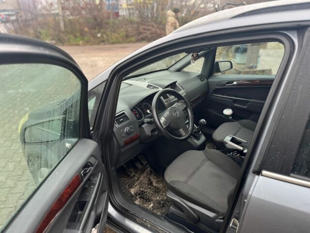 Серый Опель Зафира, объемом двигателя 1.9 л и пробегом 271 тыс. км за 2850 $, фото 5 на Automoto.ua