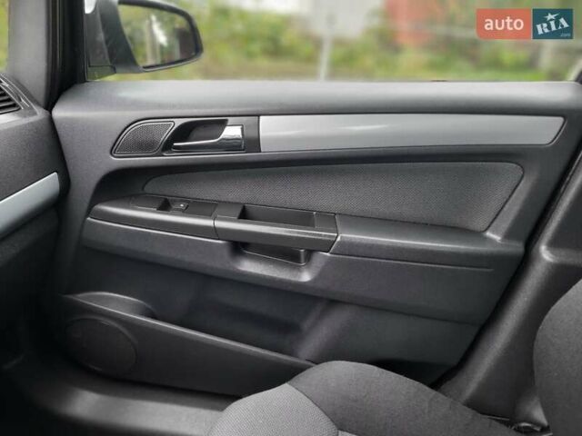 Сірий Опель Зафіра, об'ємом двигуна 1.8 л та пробігом 192 тис. км за 5700 $, фото 33 на Automoto.ua