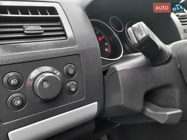 Сірий Опель Зафіра, об'ємом двигуна 1.8 л та пробігом 192 тис. км за 5700 $, фото 47 на Automoto.ua