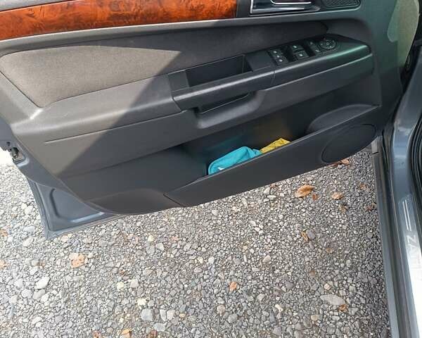 Серый Опель Зафира, объемом двигателя 1.9 л и пробегом 271 тыс. км за 6100 $, фото 5 на Automoto.ua