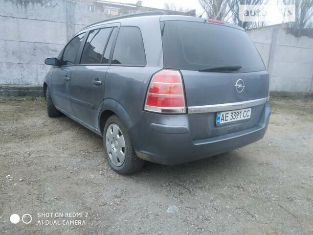 Серый Опель Зафира, объемом двигателя 1.8 л и пробегом 230 тыс. км за 5500 $, фото 2 на Automoto.ua