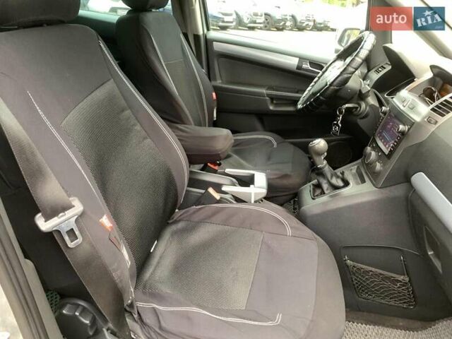 Серый Опель Зафира, объемом двигателя 1.8 л и пробегом 330 тыс. км за 5940 $, фото 27 на Automoto.ua