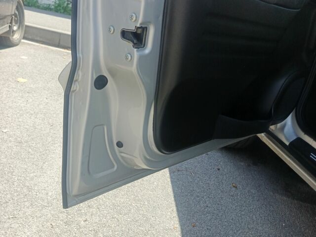 Серый Опель Зафира, объемом двигателя 1.8 л и пробегом 22 тыс. км за 5500 $, фото 7 на Automoto.ua