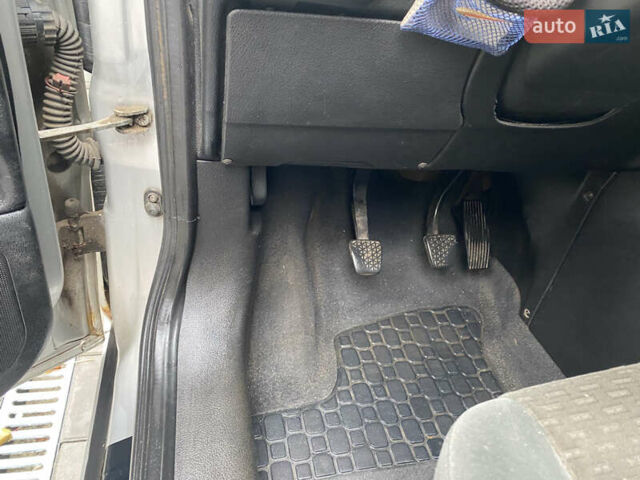 Серый Опель Зафира, объемом двигателя 2.2 л и пробегом 265 тыс. км за 5250 $, фото 17 на Automoto.ua