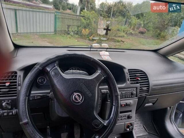 Серый Опель Зафира, объемом двигателя 2 л и пробегом 350 тыс. км за 5500 $, фото 12 на Automoto.ua