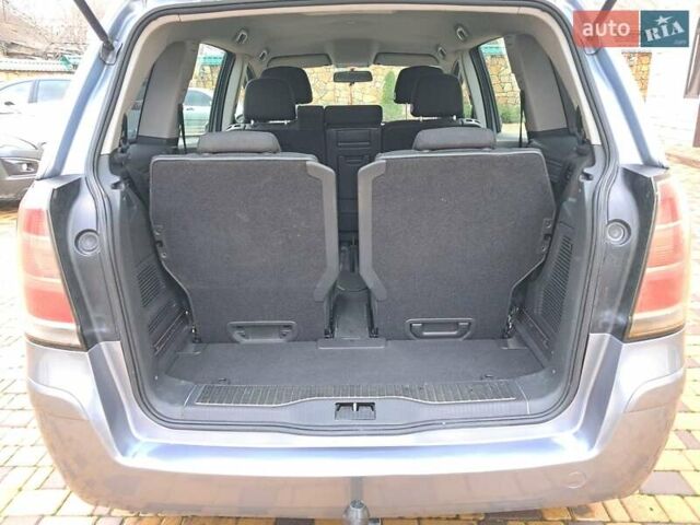 Серый Опель Зафира, объемом двигателя 1.9 л и пробегом 278 тыс. км за 4500 $, фото 32 на Automoto.ua