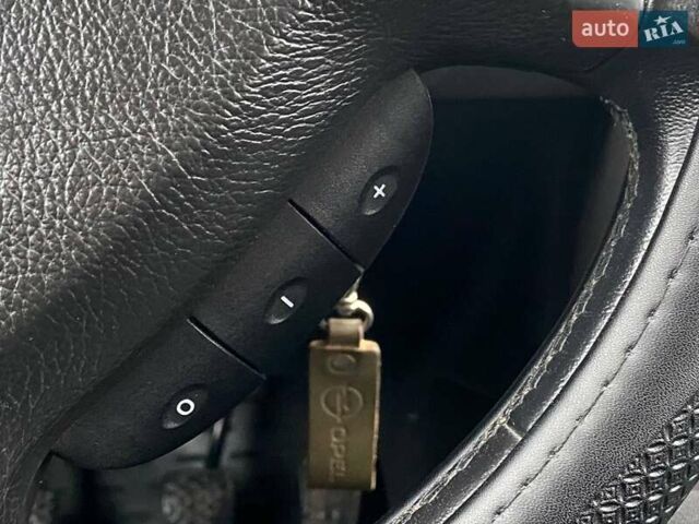 Серый Опель Зафира, объемом двигателя 1.8 л и пробегом 267 тыс. км за 4790 $, фото 24 на Automoto.ua