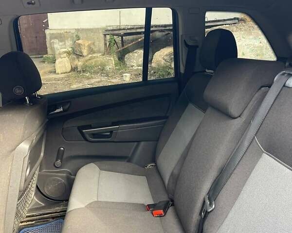 Серый Опель Зафира, объемом двигателя 1.91 л и пробегом 390 тыс. км за 4450 $, фото 10 на Automoto.ua