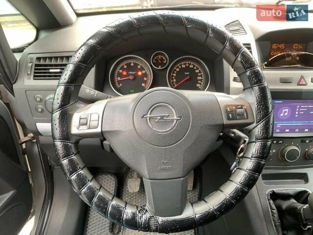 Серый Опель Зафира, объемом двигателя 1.8 л и пробегом 330 тыс. км за 5940 $, фото 29 на Automoto.ua