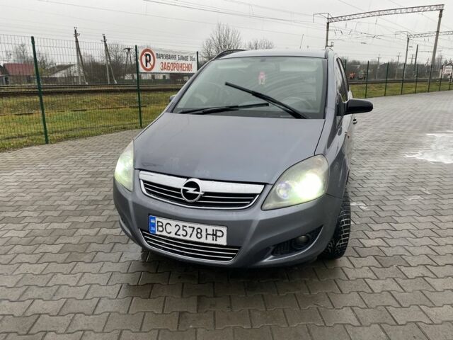 Серый Опель Зафира, объемом двигателя 1.9 л и пробегом 300 тыс. км за 3950 $, фото 3 на Automoto.ua