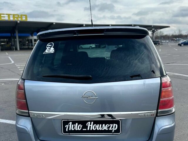 Сірий Опель Зафіра, об'ємом двигуна 0 л та пробігом 259 тис. км за 5700 $, фото 4 на Automoto.ua
