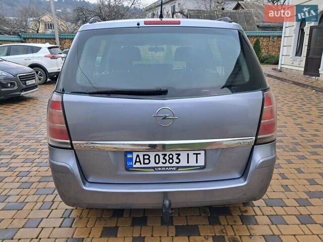 Серый Опель Зафира, объемом двигателя 1.9 л и пробегом 278 тыс. км за 4500 $, фото 7 на Automoto.ua
