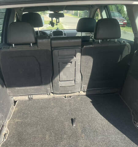 Серый Опель Зафира, объемом двигателя 1.9 л и пробегом 358 тыс. км за 5100 $, фото 6 на Automoto.ua