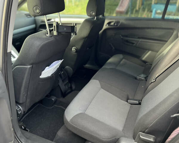 Серый Опель Зафира, объемом двигателя 1.9 л и пробегом 326 тыс. км за 4750 $, фото 6 на Automoto.ua